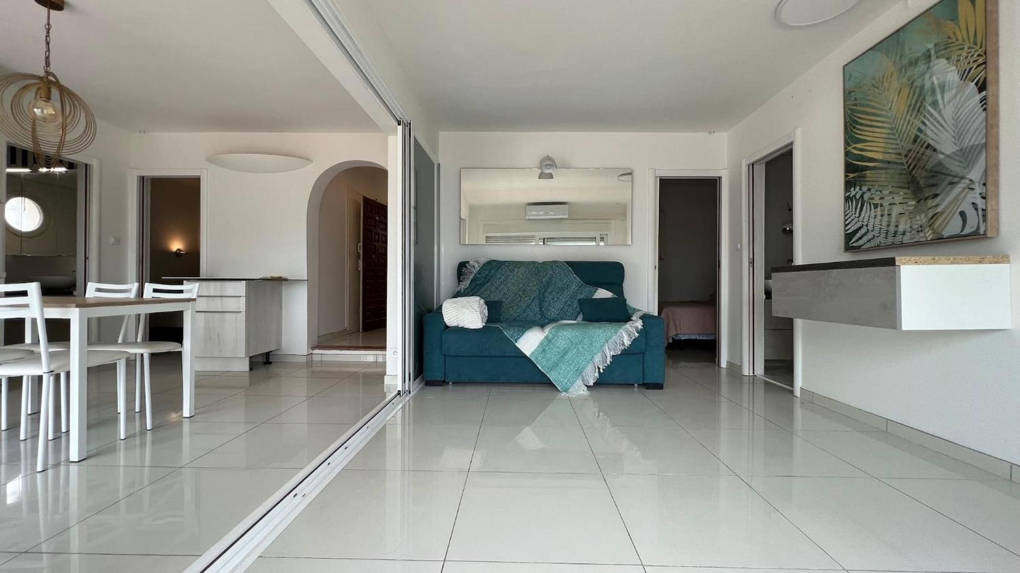 Precioso Apartamento Moderno En Primera Linea Del Mar Av-11 Roses Exterior photo