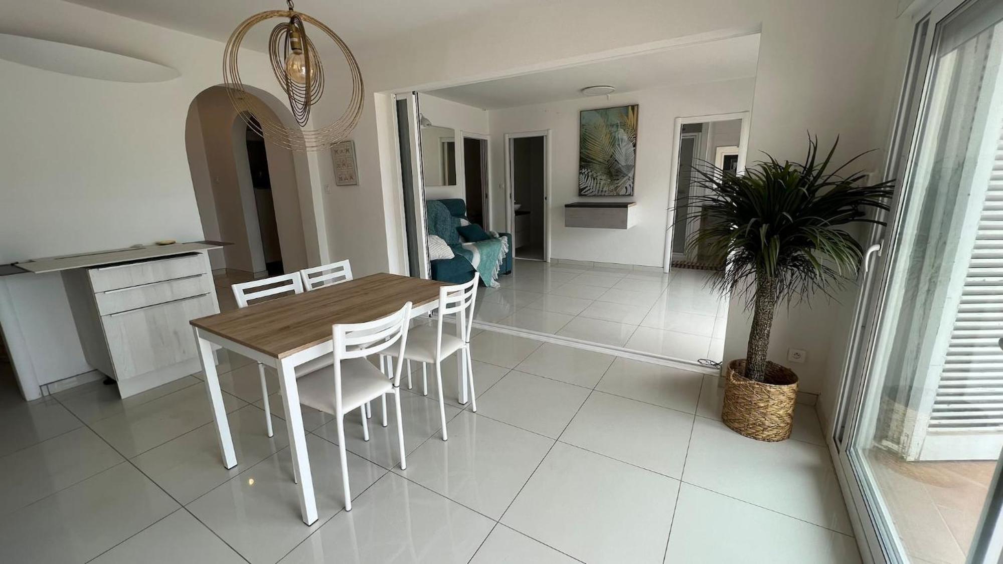 Precioso Apartamento Moderno En Primera Linea Del Mar Av-11 Roses Exterior photo
