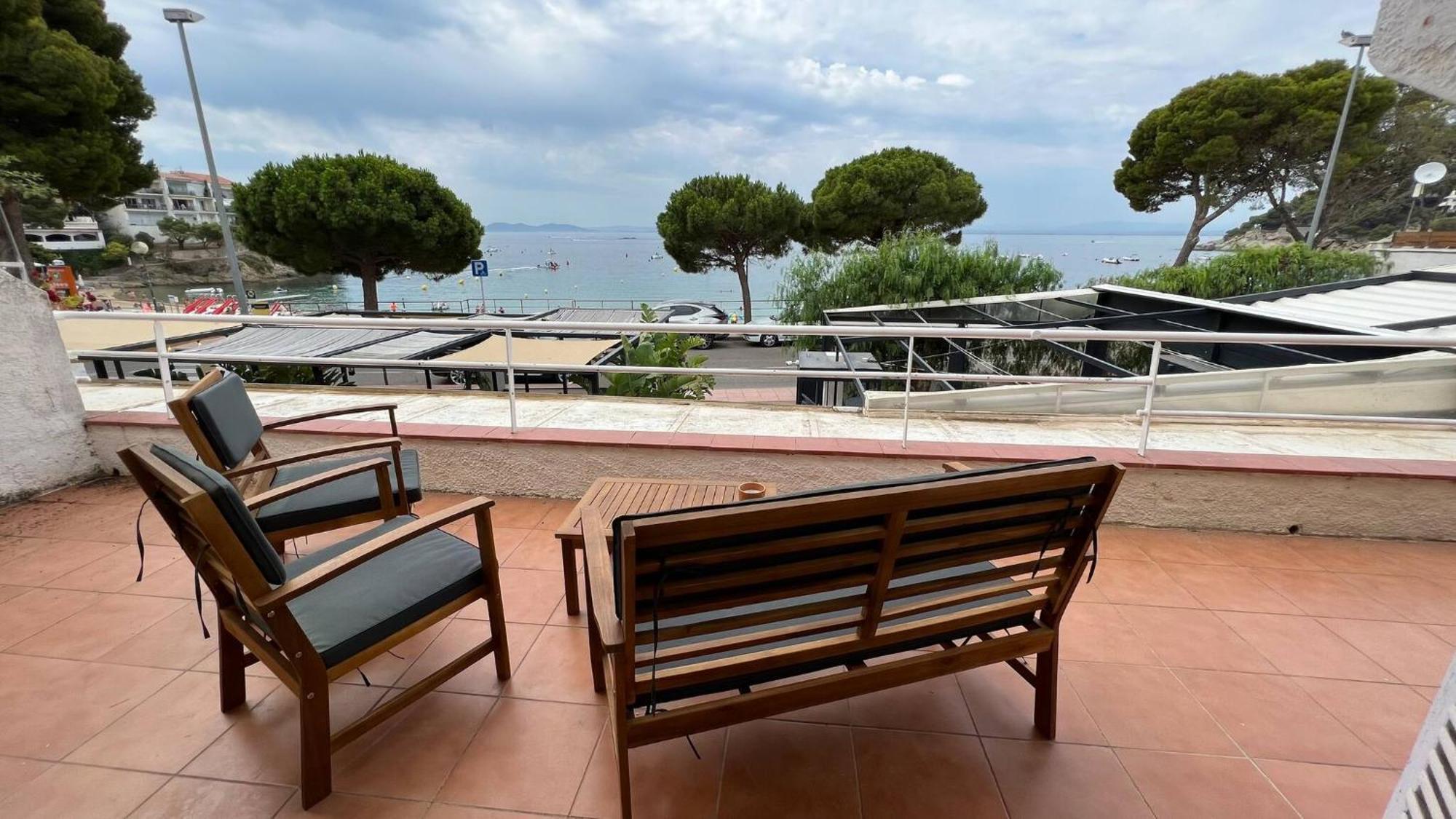 Precioso Apartamento Moderno En Primera Linea Del Mar Av-11 Roses Exterior photo